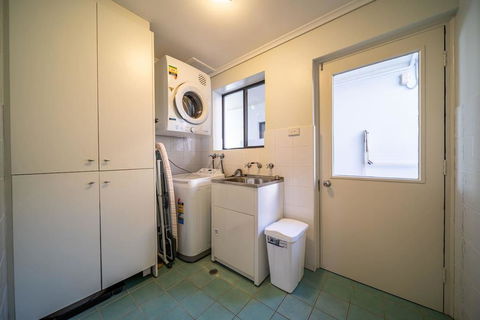 Higher Ground On Seaview-Superb Beach Lifestyle - Wifi - Metres From The Beach - Tourism Guide 3