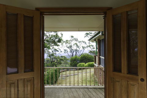 Highland View - Travel Search 3
