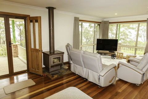 Highland View - Travel Search 1