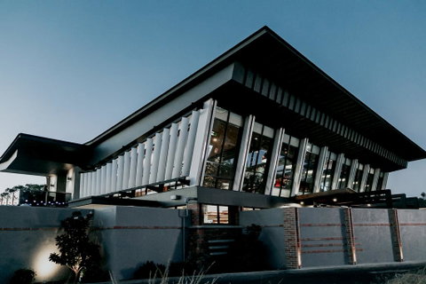 Highlander Hotel Bar Kitchen Rooftop - Tourism Guide 0