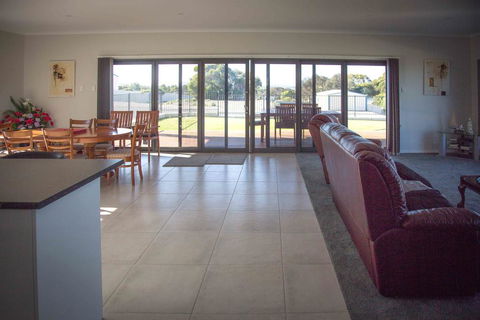 Highview On Victoria Coffin Bay - Travel Search 3
