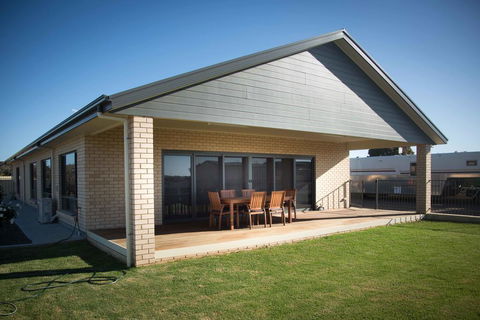 Highview On Victoria Coffin Bay - Travel Search 0