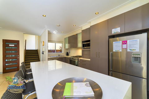 Holiday Home Bayhill Manor - Travel Search 2