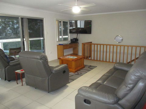 Holiday In Style - Hervey Bay - Travel Search 3