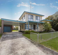 HOLIDAY ON NAUTILUS INVERLOCH - Travel Search