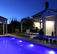 Hollidge House 5 Star Luxury Apartments - Travel Agents