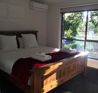 Holly House BnB - Cruises Travel