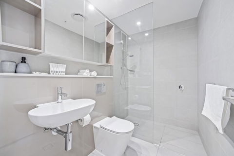 HomeHotel-Luxury Home, High Rise With View. - Cruises Travel 1