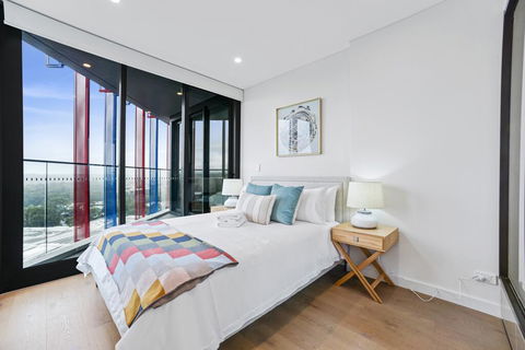 HomeHotel-Luxury Home, High Rise With View. - Cruises Travel 0
