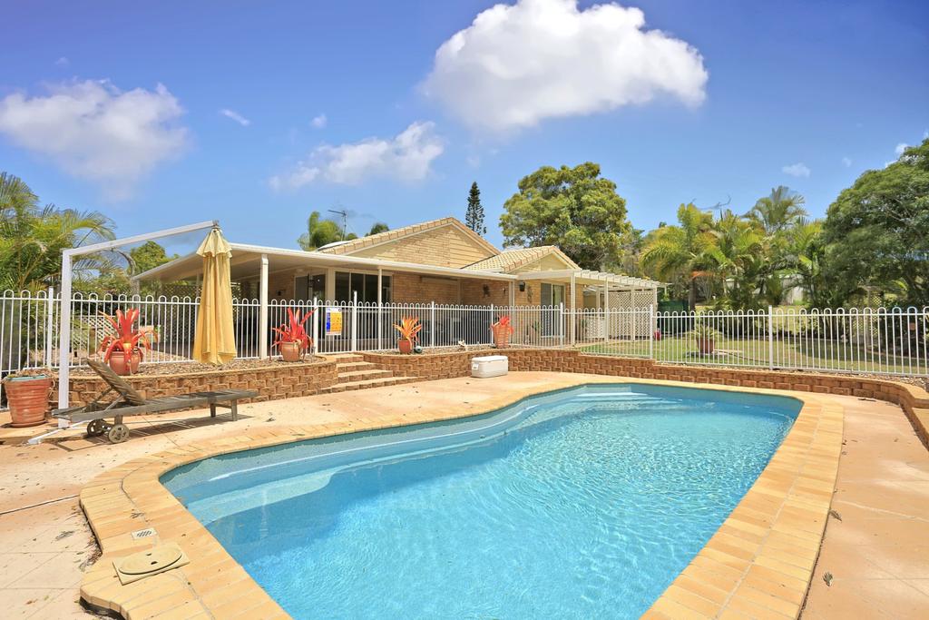 Kingfisher Bay Resort ACT Travel Search