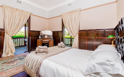 Ithaca - Travel Search 3