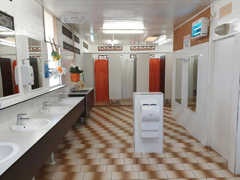 Jacaranda Holiday Park - Tourism Guide 1