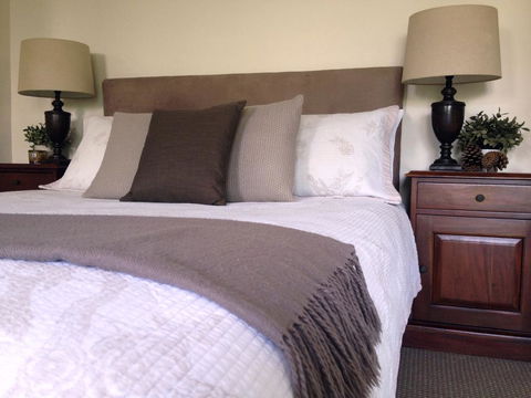 Jacaranda House Bed & Breakfast - Tourism Guide 1