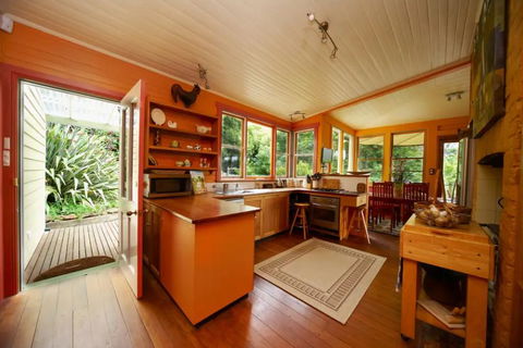 JILLS RETREAT LEURA/KATOOMBA - Tourism Guide 2
