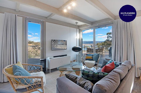 JINDY HOUSE BRAND NEW And STYLISH AMAZING VIEWS - Tourism Guide 0