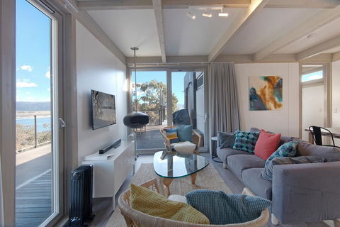 JINDY HOUSE BRAND NEW And STYLISH AMAZING VIEWS - Tourism Guide 3