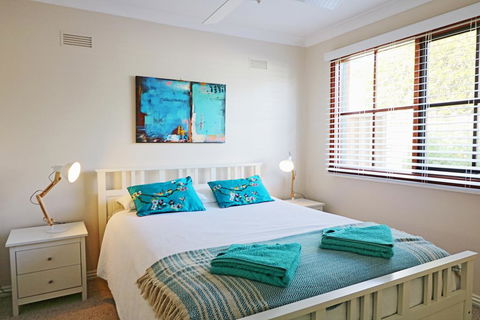 Jodi's Beach Retreat Eden - Tourism Guide 0
