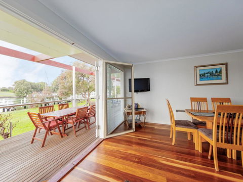 JOHANSSON'S PERCH No. 1 - Tourism Guide 1