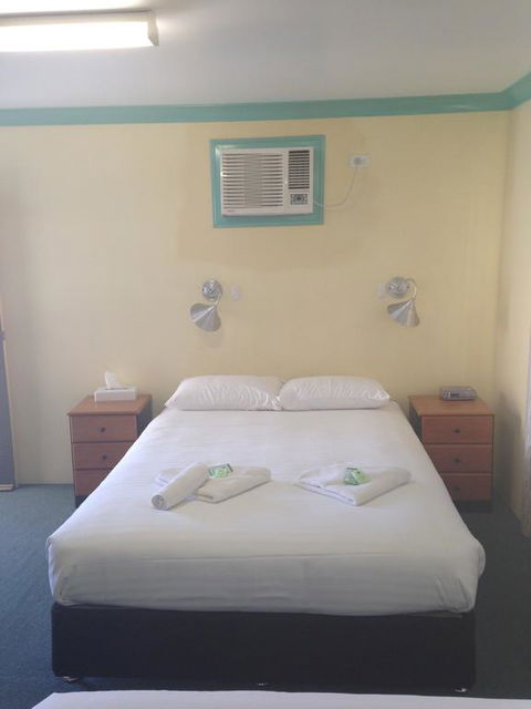 John Oxley Motel - Travel Agents 1