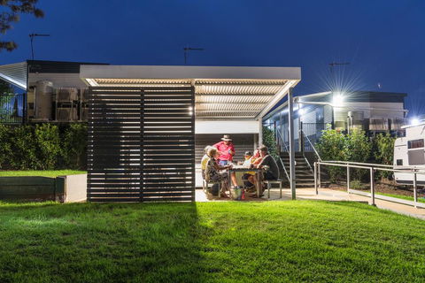 Jolly Swagman Acccommodation Park - Cruises Travel 0