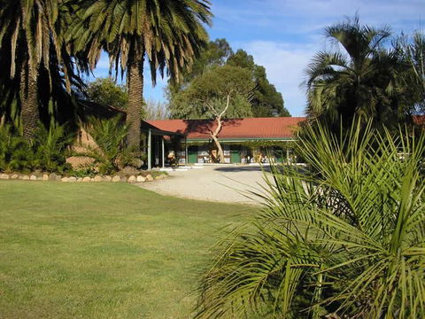 Jolly Swagman Motor Inn Holbrook - Tourism Guide 0