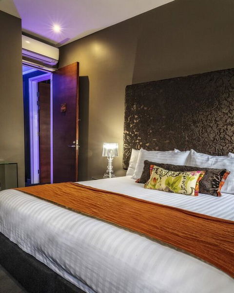 Junction Hotel - Travel Search 3