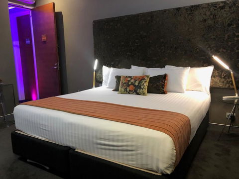 Junction Hotel - Travel Search 2