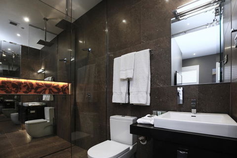 Junction Hotel - Travel Search 1