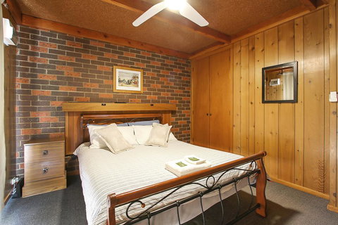 Kalamunda 6 - On The Rail Trail - Travel Agents 1