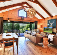 Kangaroo Valley Timber Cabin - Cruises Travel
