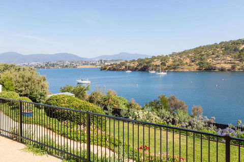 Karinya - Tourism Guide 1