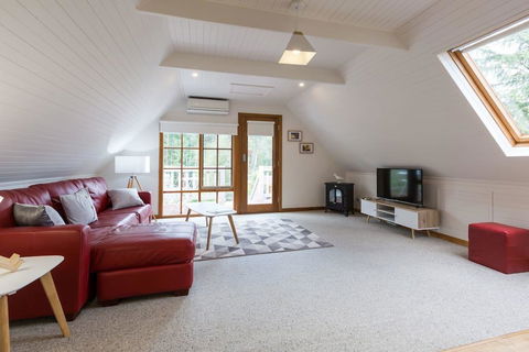 Karinya Park - Tourism Guide 3