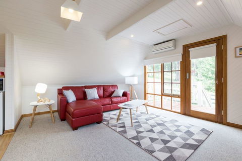 Karinya Park - Tourism Guide 2