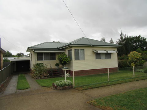 Kaylee Cottage Mudgee - Tourism Guide 1