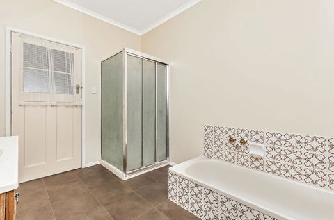Kepal House - Budget Friendly Family Home - Tourism Guide 1