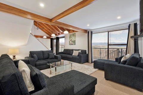 Kestrels Rest 1/116 Gippsland Street - Tourism Guide 2