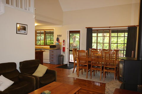 Kiah Cottage - Tourism Guide 3