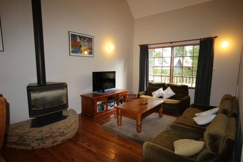Kiah Cottage - Tourism Guide 1