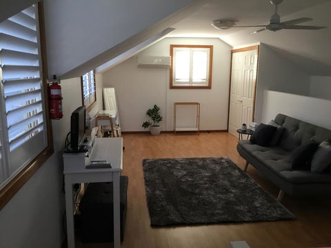 Kiama Hampton Cottage - Tourism Guide 1