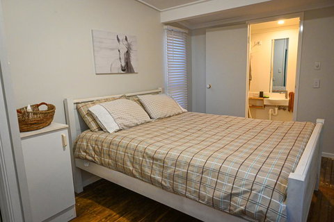 Kiambram Country Cottages - Travel Agents 2