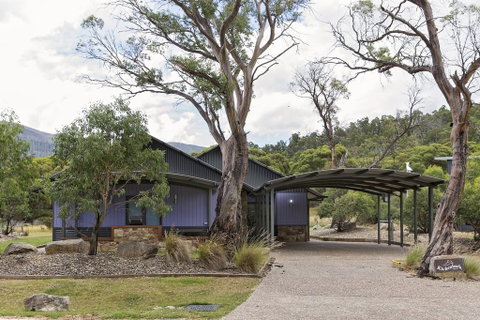 Kickenback Lodge - Tourism Guide 0