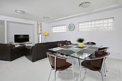 Kings Edge Unit 1, 34 Esplanade (Princess Lane) - Tourism Guide 2