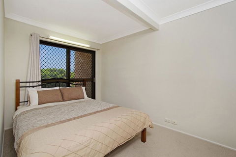 KINGSCLIFF HOLIDAY HOME ON THE HILL - SYD'S VIEW - Tourism Guide 0