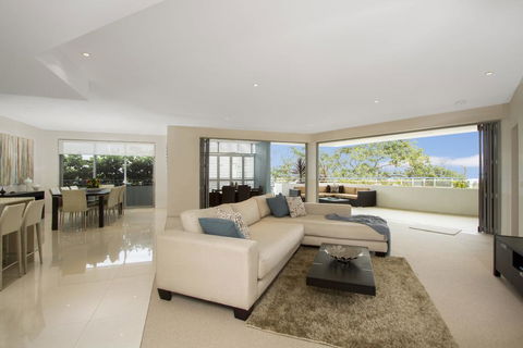 KINGSCLIFF OCEAN VIEW TERRACE BY THE FIGTREE 5 - Tourism Guide 0