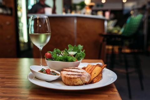 Kobbers Motor Inn - Tourism Guide 3