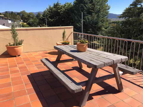 Kookaburra Lodge - Tourism Guide 1