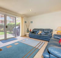 Kristie Court 2/7 Weatherly Close - Cruises Travel