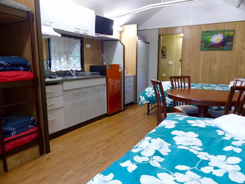 Lake Eacham Tourist Park & Cabins - Cruises Travel 0