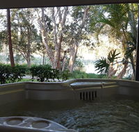 Lake Russell Lakeside Retreat - Cruises Travel
