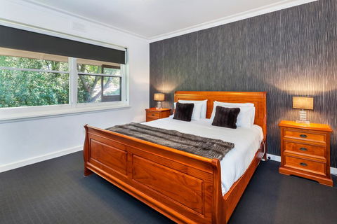 Lake Wendouree Luxury Apartments On Webster - Travel Search 2
